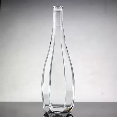 A thirst bottle with screen printing and 750 ml glass material
