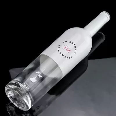 Custom 750ml white spray-painted whisky and vodka empty glass bottle with cork stopper