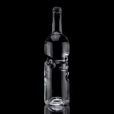 700ml guitar-shaped glass bottle with cork cap, suitable for drinking transparent or custom vodka whisky