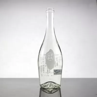 A thirst bottle with screen printing and 750 ml glass material