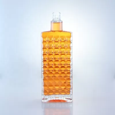 750ml flint glass transparent square round gin bottle, with screw cap treatment and free design