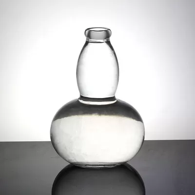 Exquisite perfume glass bottles can accept logos and come with custom-shaped empty bottles