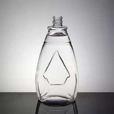 Exquisite perfume glass bottles can accept logos and come with custom-shaped empty bottles