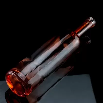 Red 750ml agave glass bottle coated, unique design and cork stopper