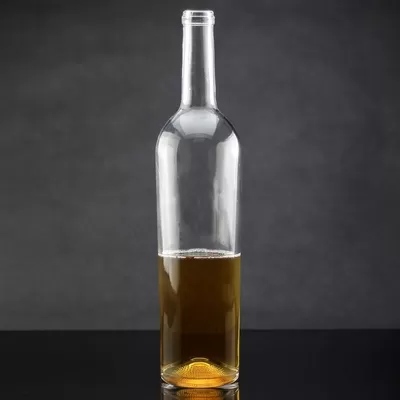 Glass-necked olive oil packaging bottle, polygonal design and cork cap