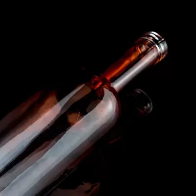 Red 750ml agave glass bottle coated, unique design and cork stopper